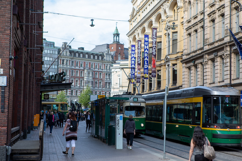 Die Aleksanterinkatu, eine der Haupteinkaufsstraßen in Finnlands Hauptstadt